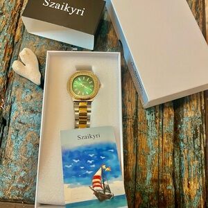 Szaikyri Two-Tone Green Dial Watch